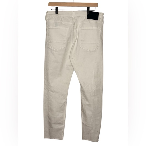 Guess Women's High Rise Tapered Slim Distressed White Jeans with raw hem Size 32 - Picture 3 of 6